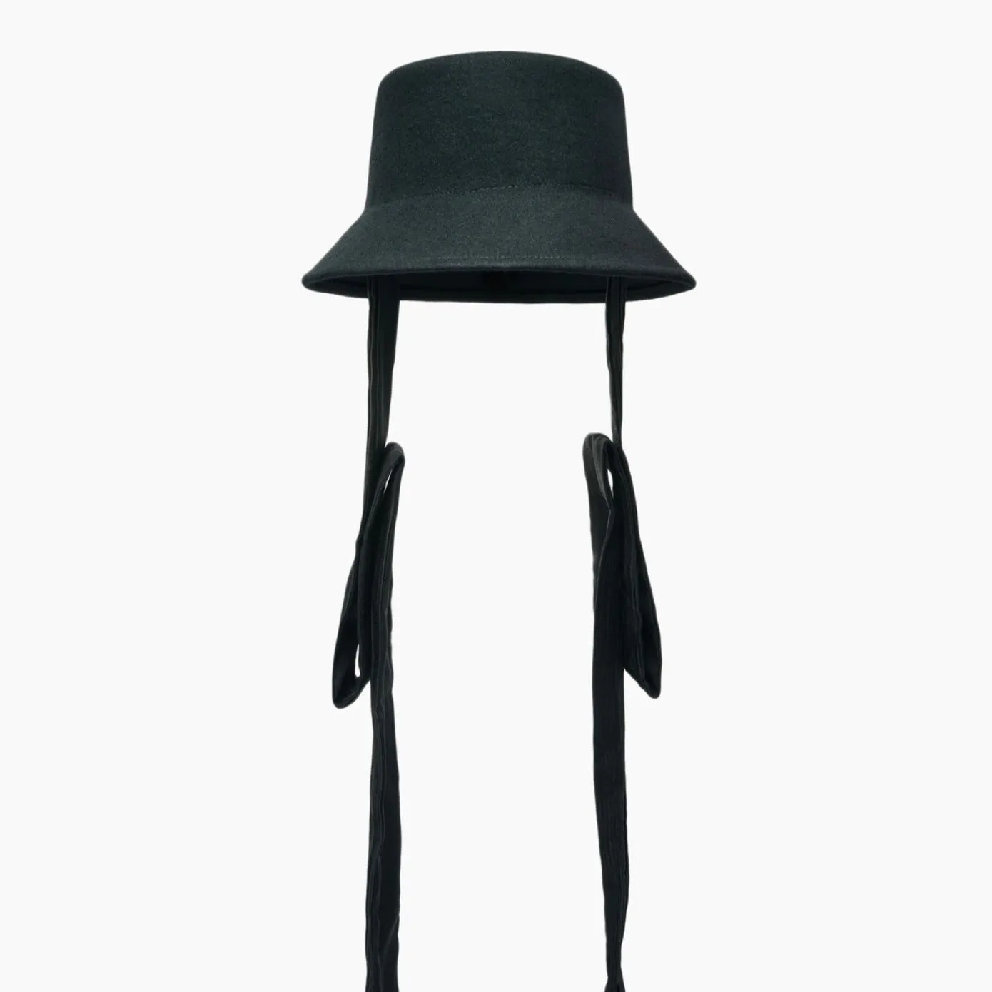 Narrow-brimmed hat