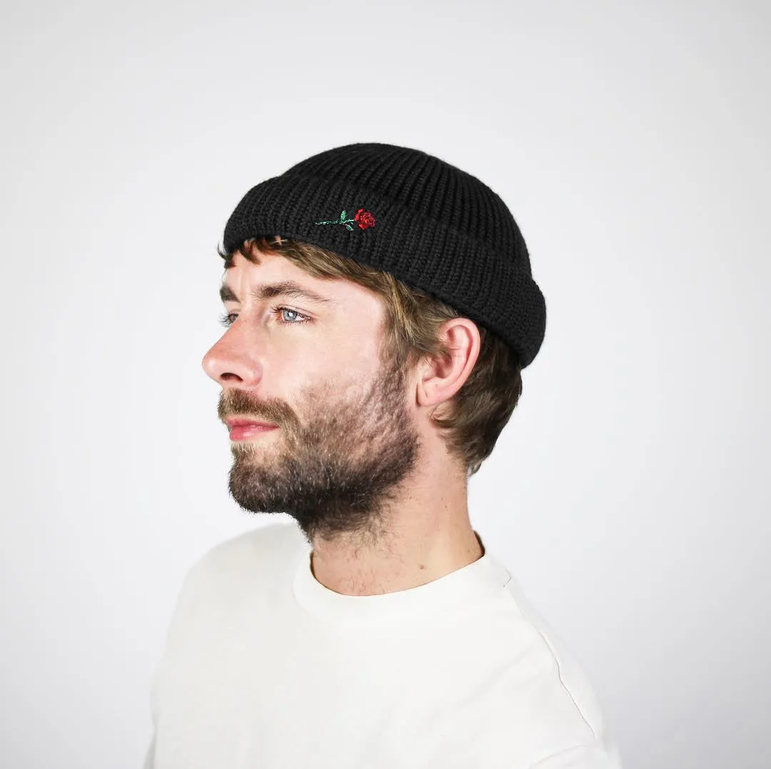 SHORT WOOL ROSE EMBROIDERY BEANIE - BLACK