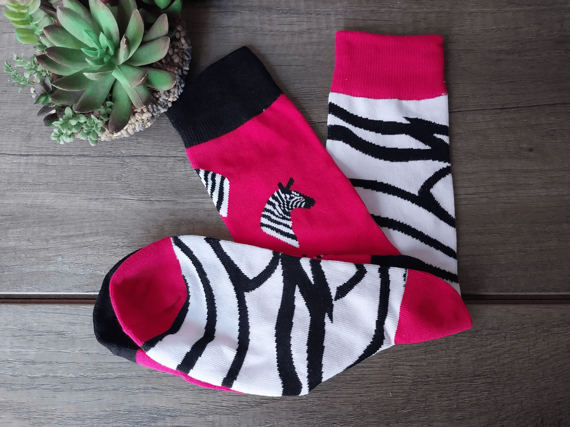 Women's Cotton Blend Zebra Print Odd Socks